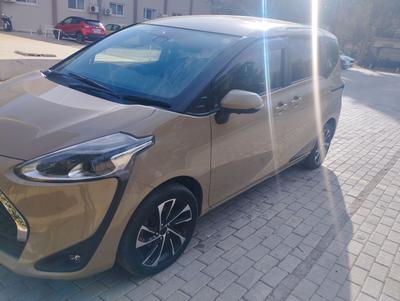 Toyota Sienta — 3