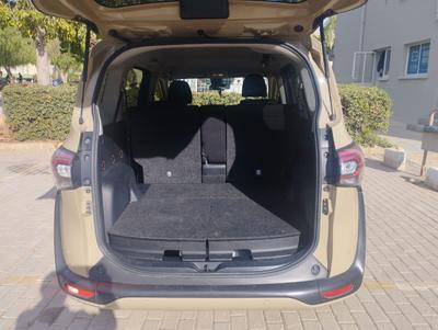 Toyota Sienta — 5