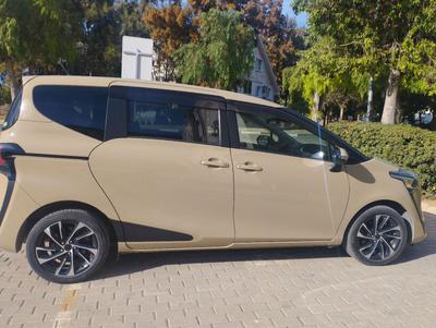 Toyota Sienta — 6