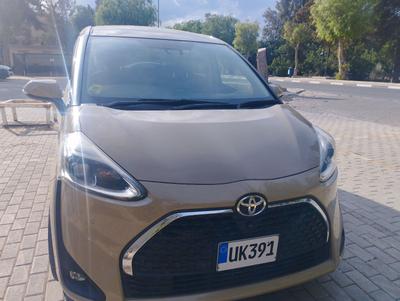 Toyota Sienta — 7