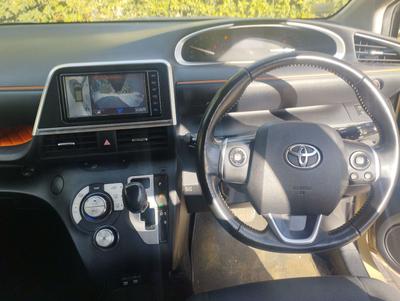 Toyota Sienta — 9