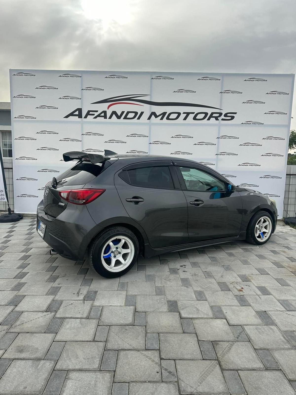 2017 Mazda 2 6
