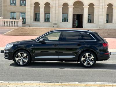 Audi Q7 — 7