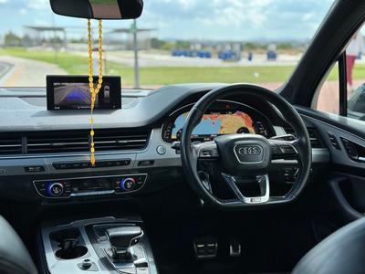 Audi Q7 — 8