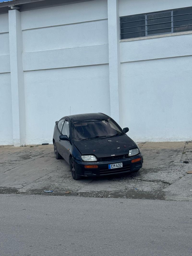 Mazda 323 — 1/6