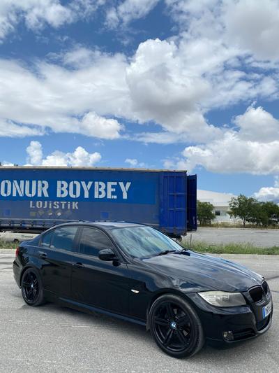BMW 320i — 3
