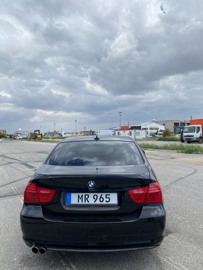 BMW 320i — 4