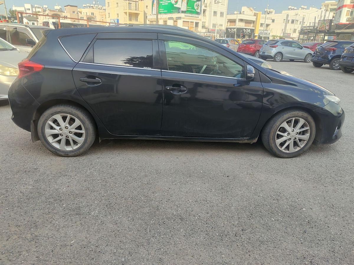 2013 Toyota Auris 2