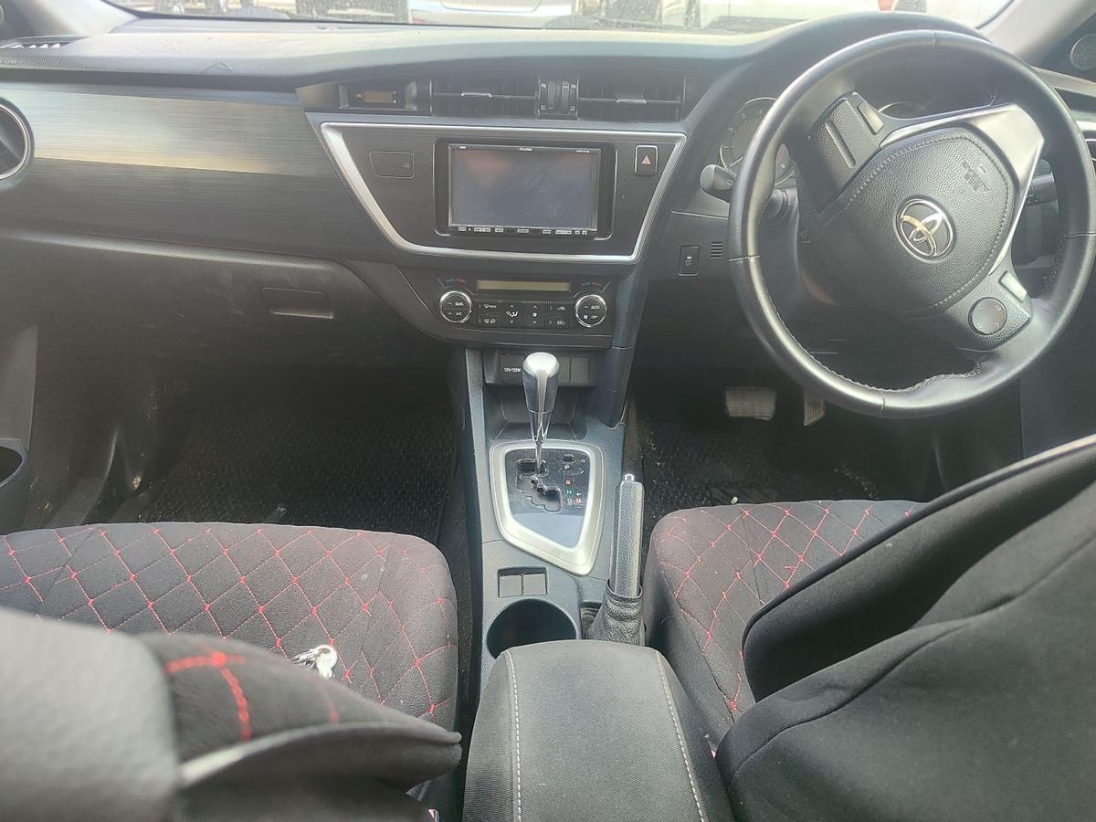 2013 Toyota Auris 4