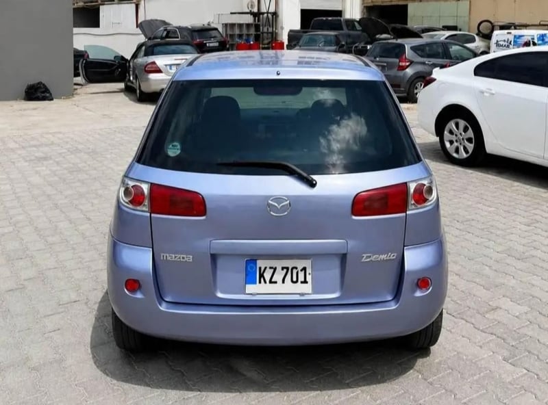 Mazda 2 — 3