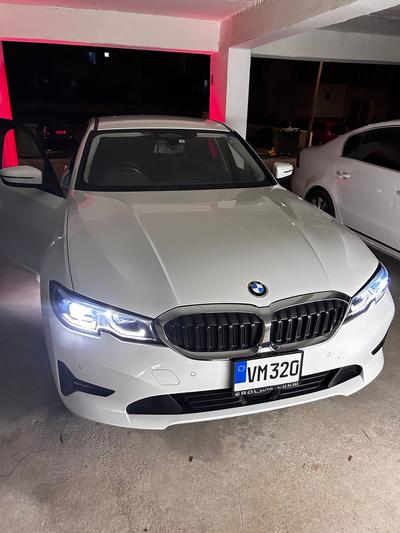 BMW 320i — 2