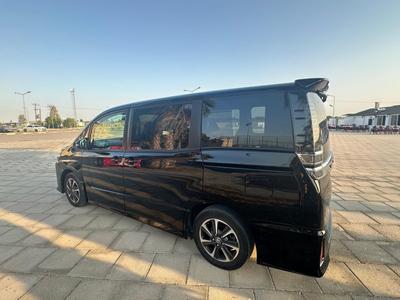 Toyota Voxy — 2