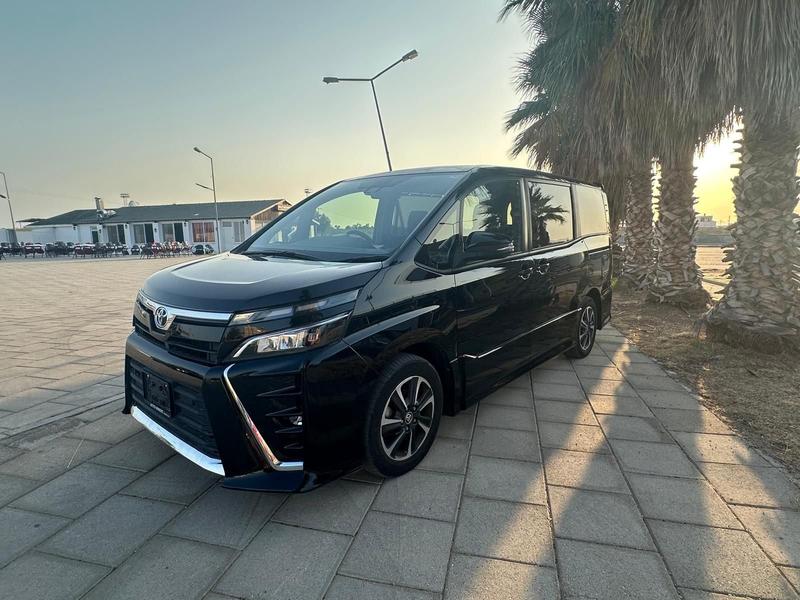Toyota Voxy — 1/10