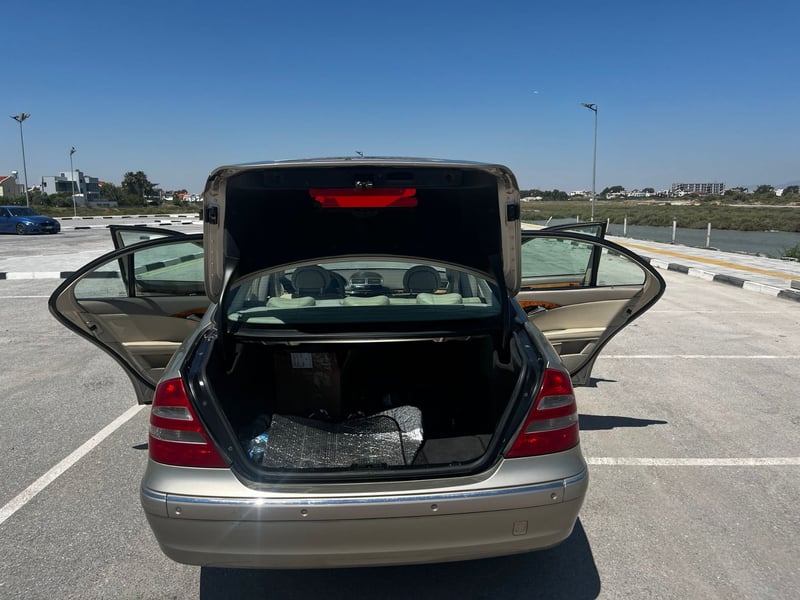 Mercedes-Benz E 200 — 2