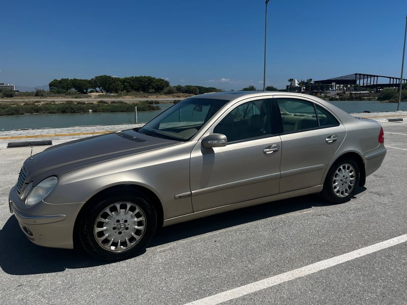 Mercedes-Benz E 200 — 4