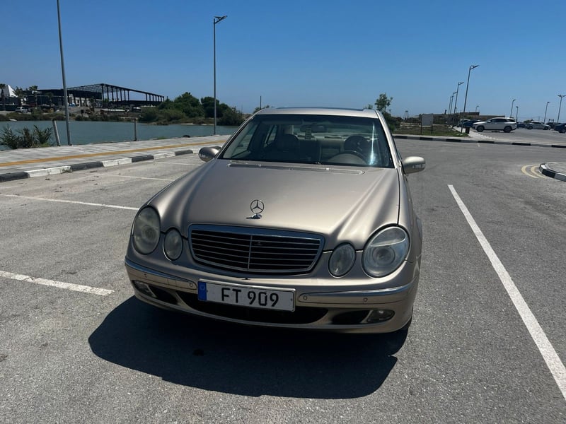 Mercedes-Benz E 200 — 8