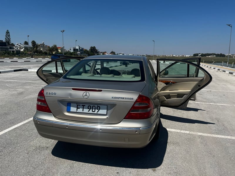 Mercedes-Benz E 200 — 9