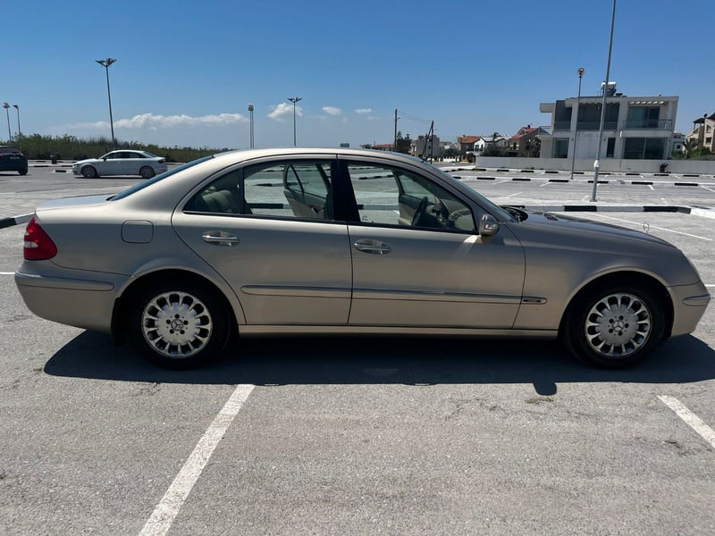 Mercedes-Benz E 200 — 10