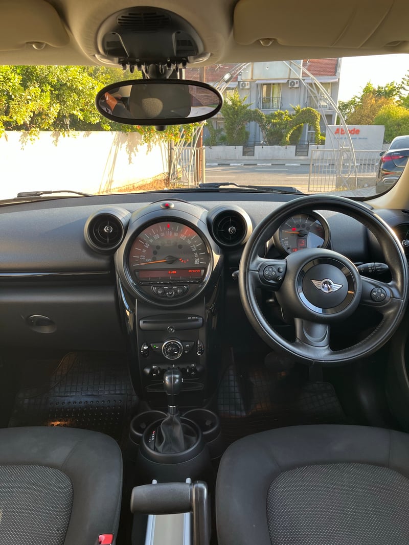 Mini Countryman — 8