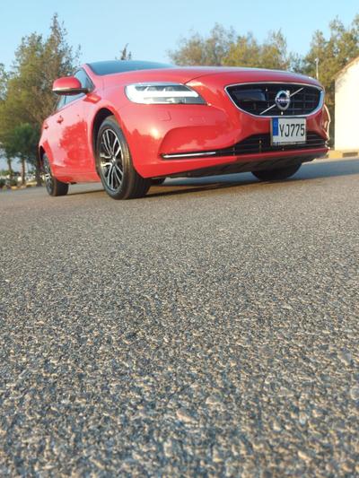 Volvo V40 — 4