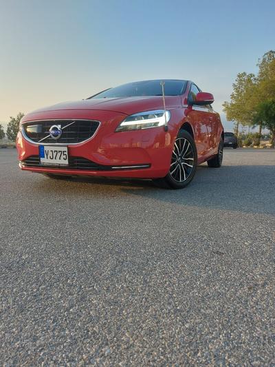 Volvo V40 — 5