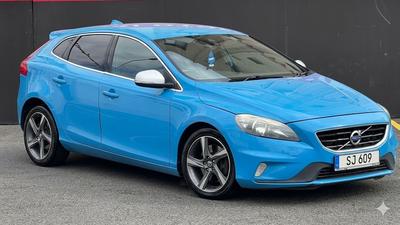 Volvo V40 — 3