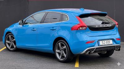 Volvo V40 — 4