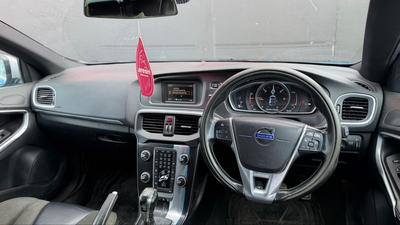 Volvo V40 — 5