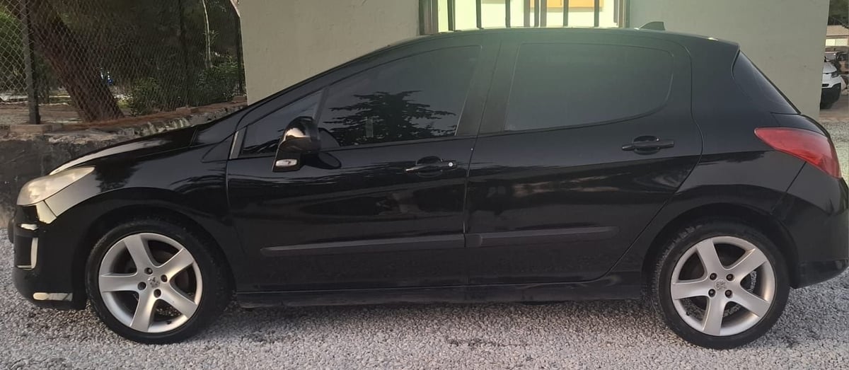 2010 Peugeot 308 10