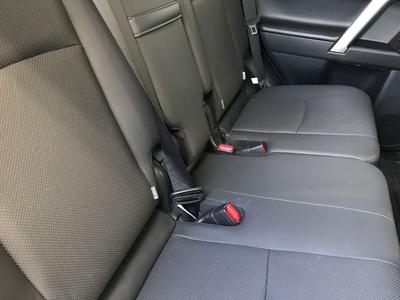 Toyota Land Cruiser — 4