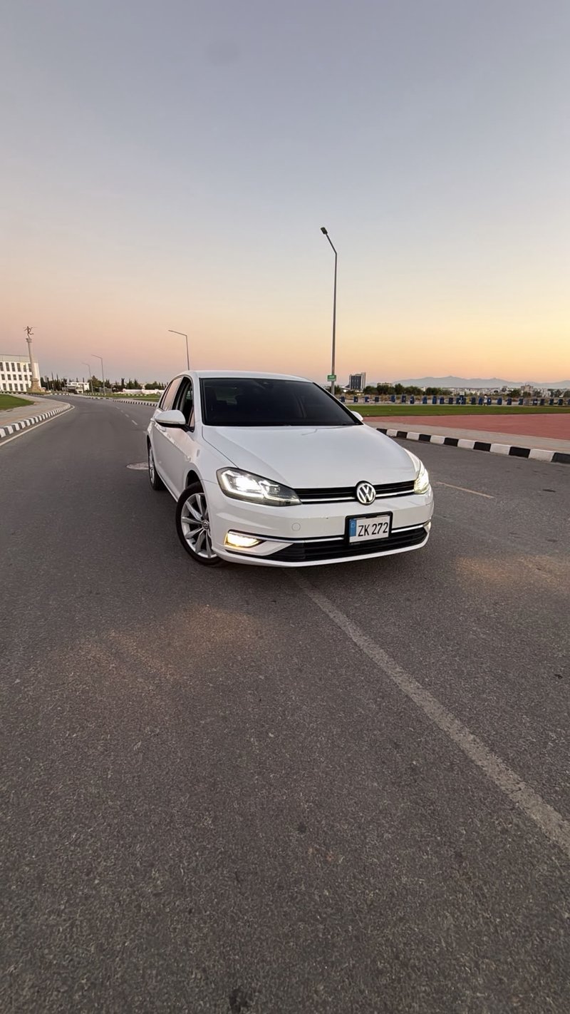 Volkswagen Golf — 1/7