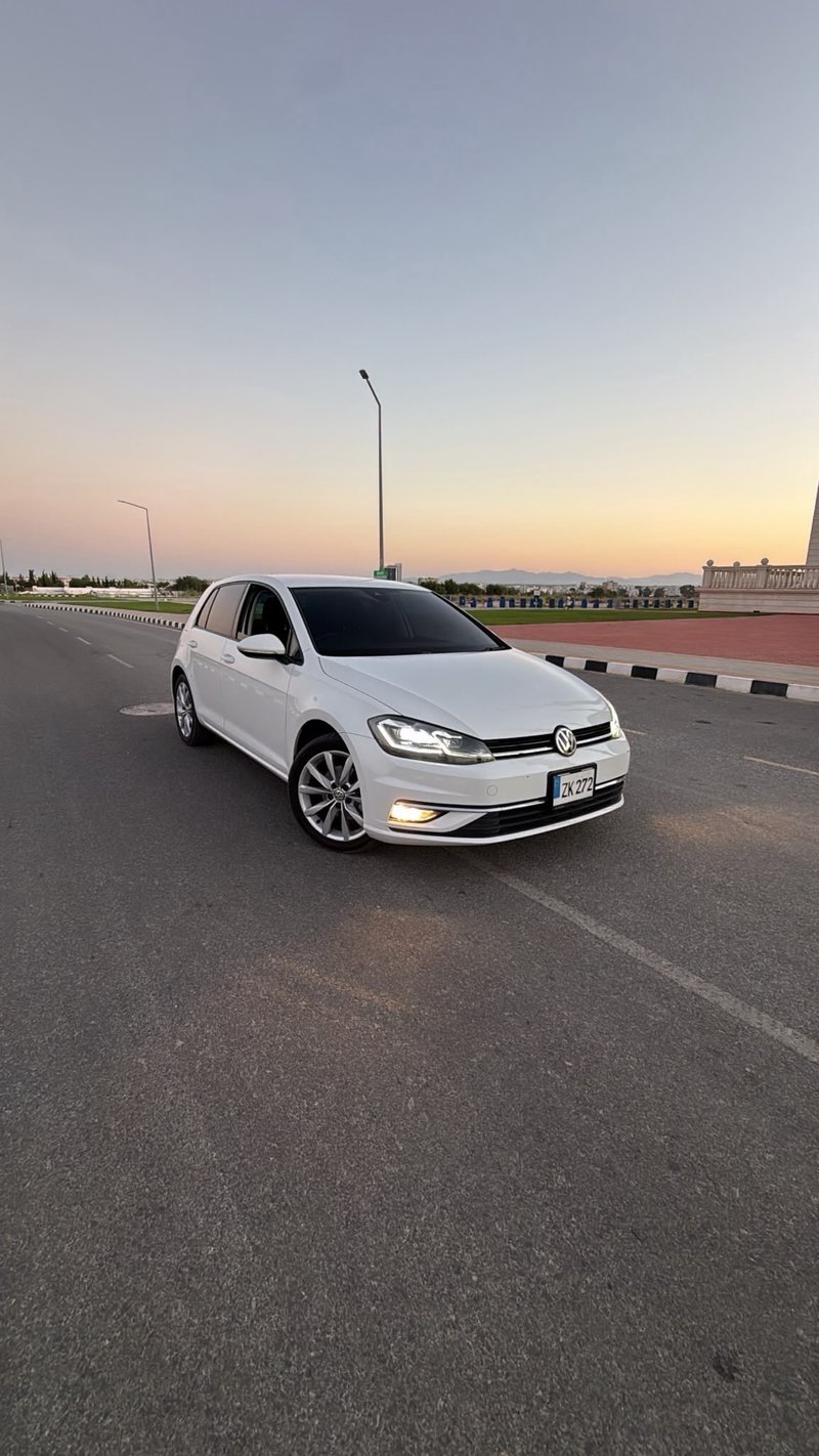 Volkswagen Golf — 2
