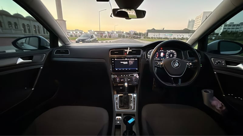 Volkswagen Golf — 6