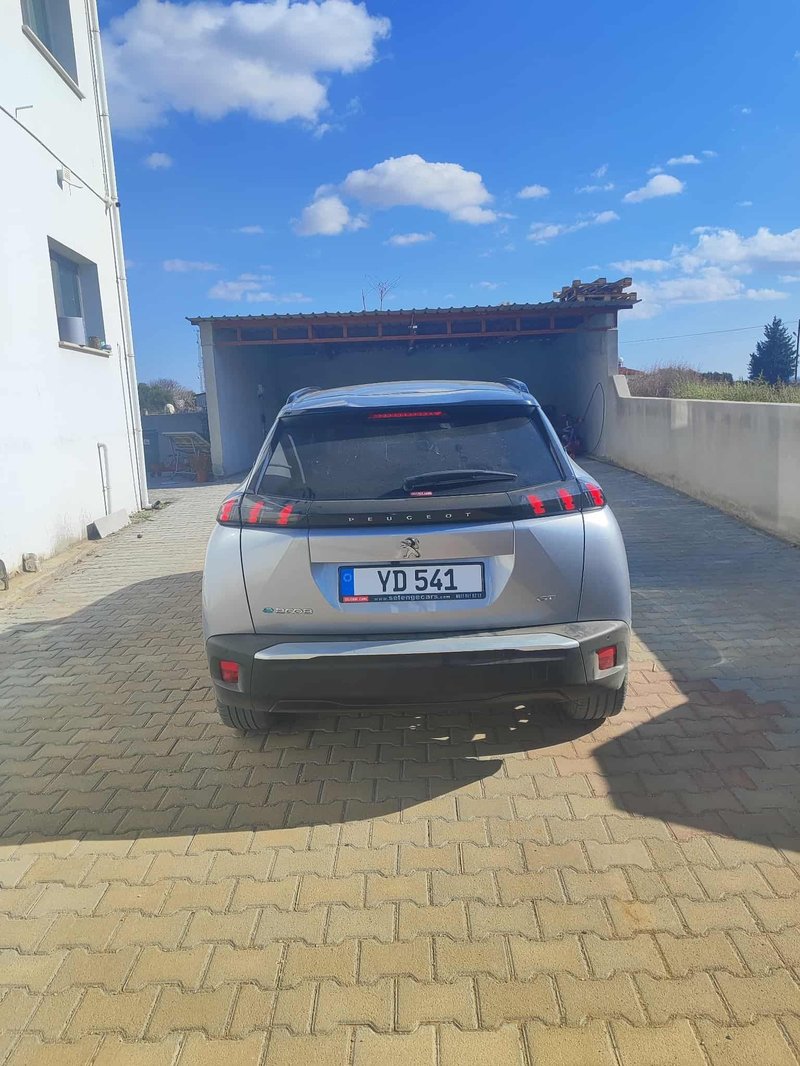 Peugeot E-2008 GT — 2