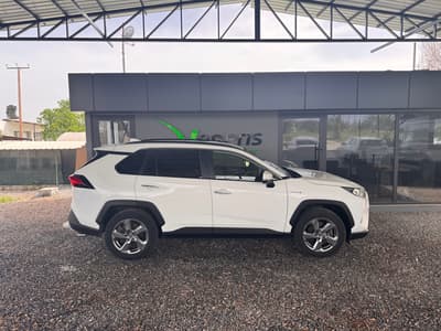 TOYOTA RAV4 — 4