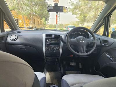 Mitsubishi Colt — 4