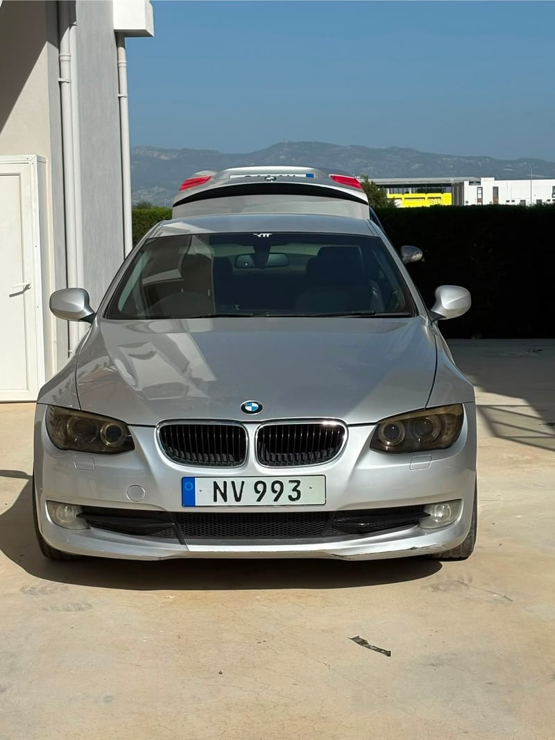 BMW 320i Coupe