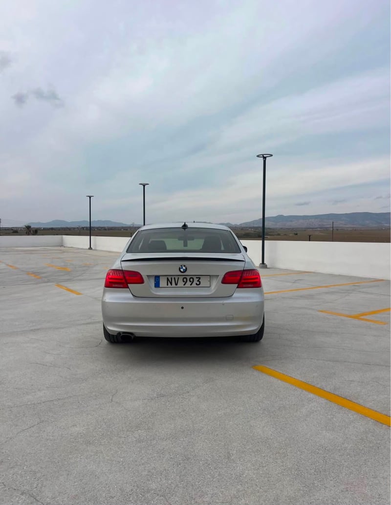 BMW 320i Coupe — 4