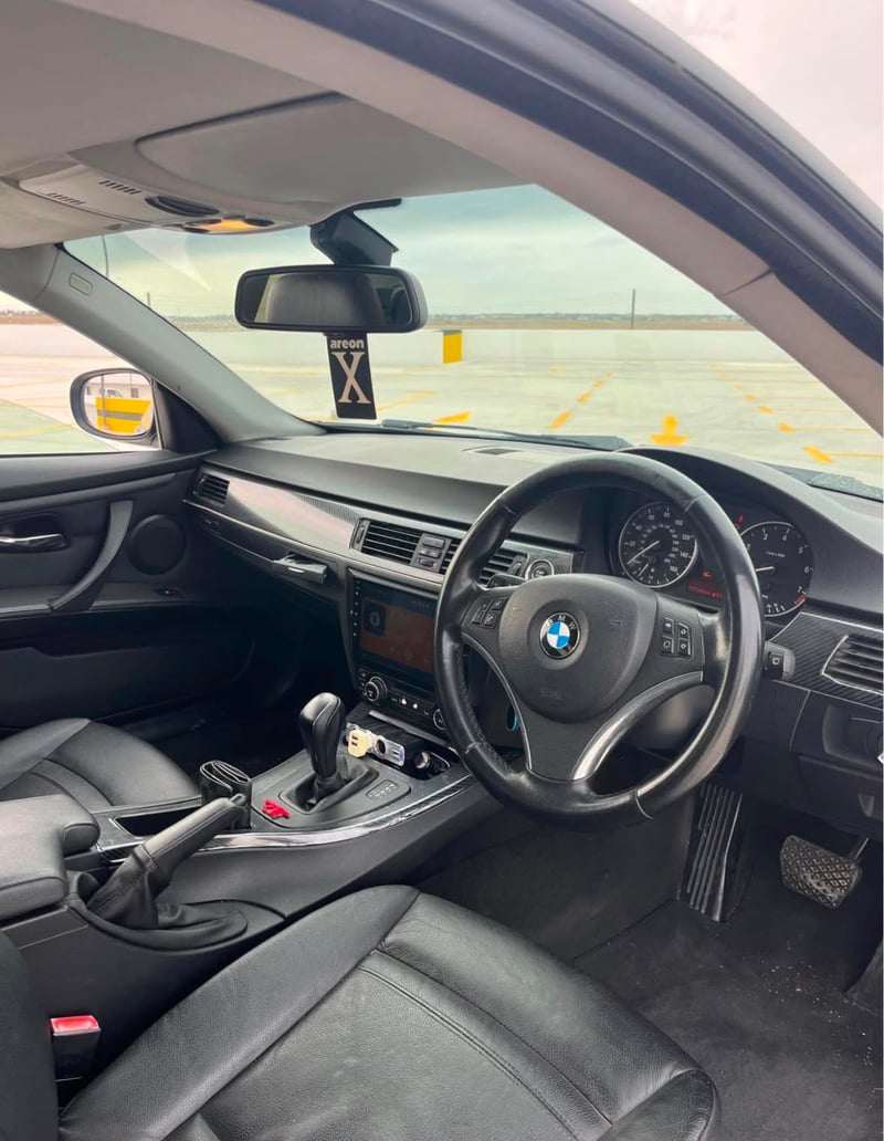BMW 320i Coupe — 5