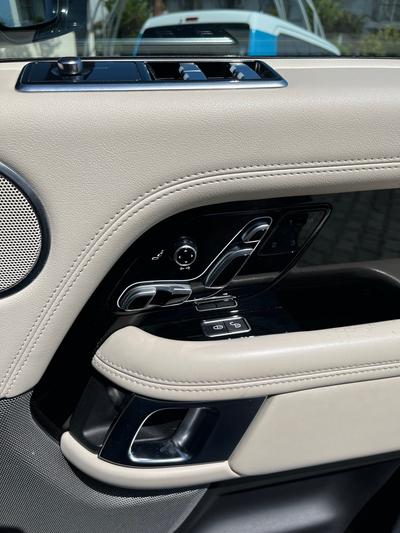 Land Rover Range Rover Vogue — 9