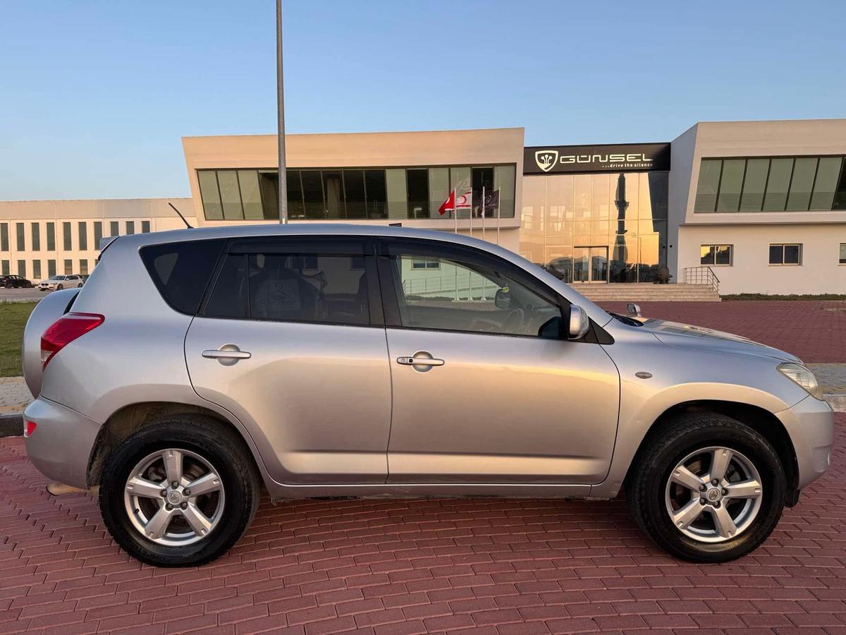2007 Toyota RAV4 4