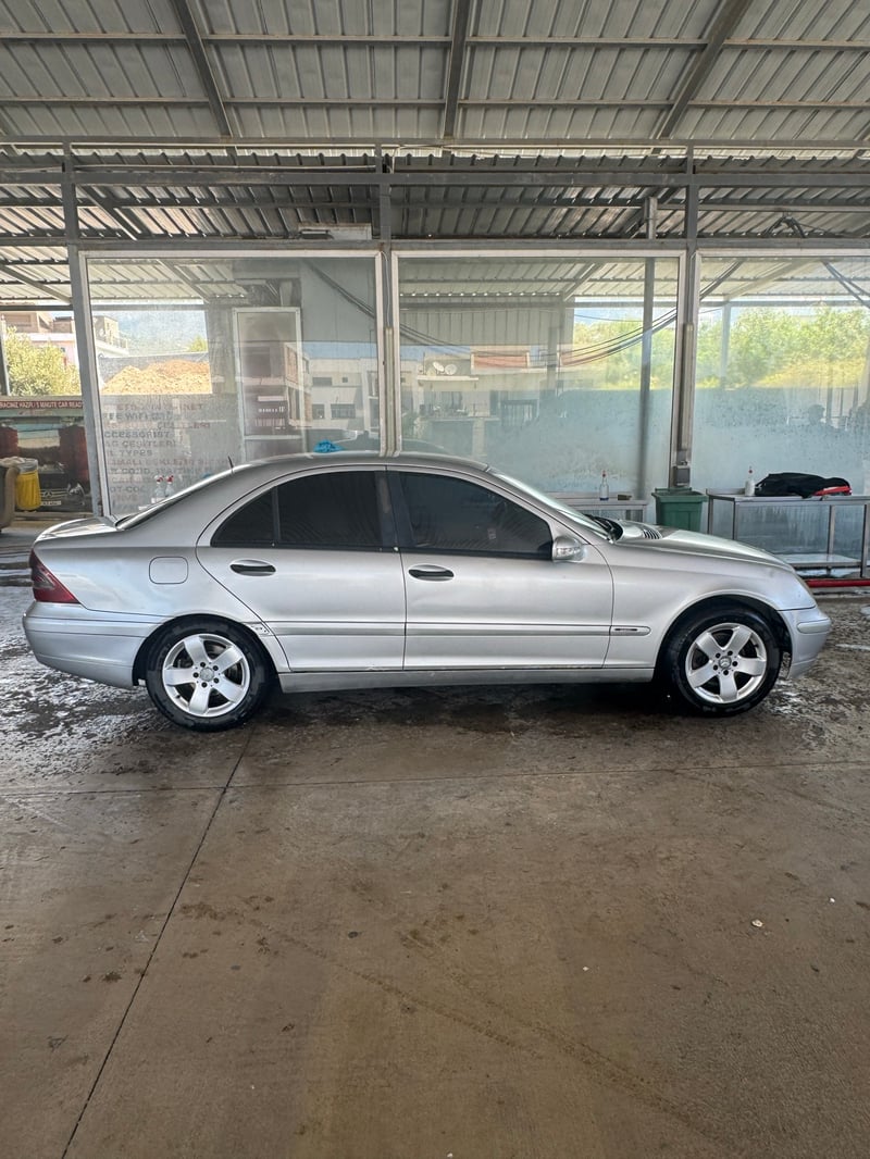 Mercedes-Benz C 200 — 3