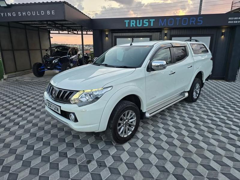 Mitsubishi L200 — 1/10