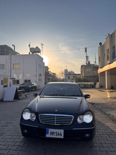 Mercedes-Benz C 200 — 4