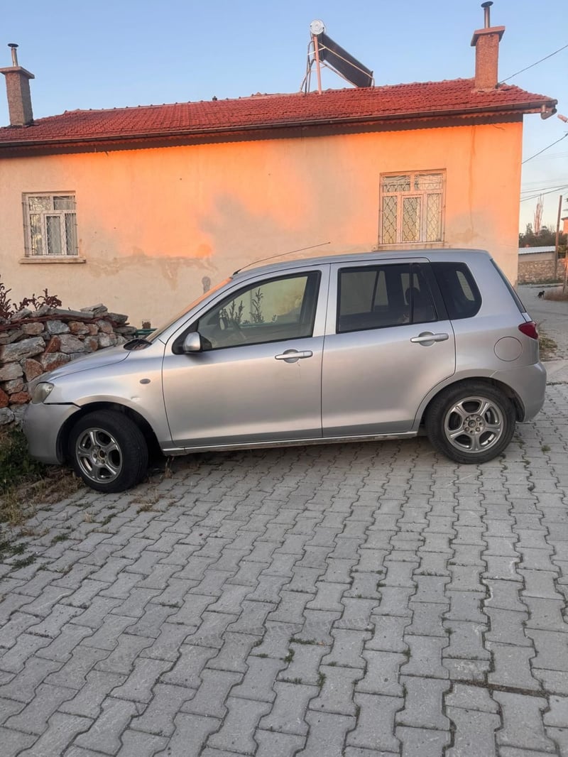Mazda Demio — 2
