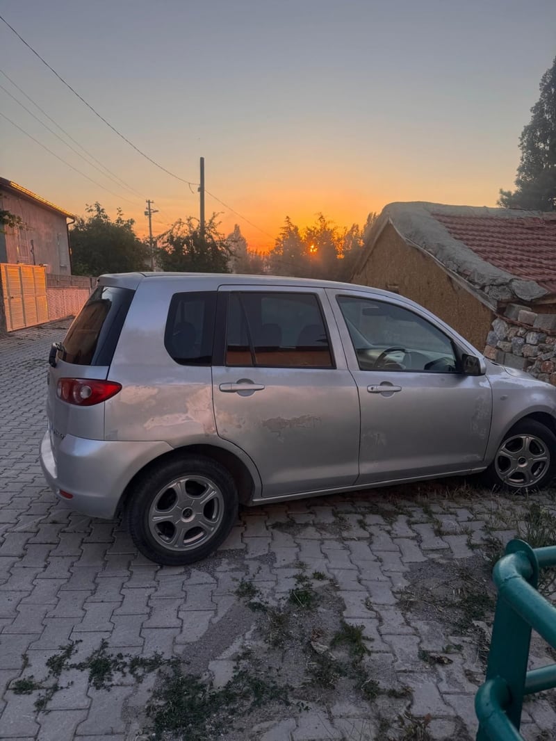 Mazda Demio — 5