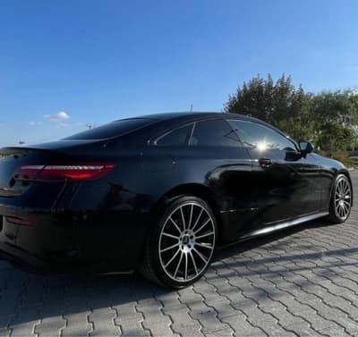 Mercedes-Benz E 220 — 1