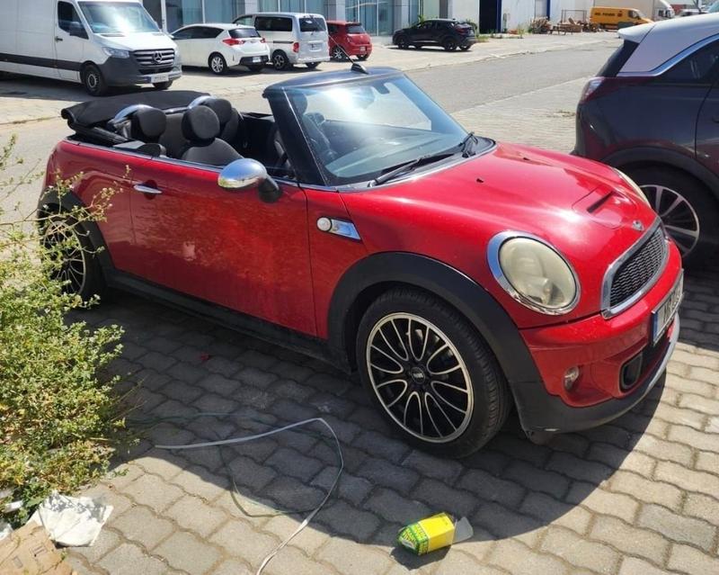 Mini Cooper Cabrio — 1/8
