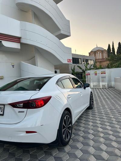 Mazda Axela — 3
