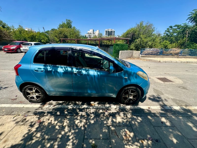 Toyota Vitz — 3